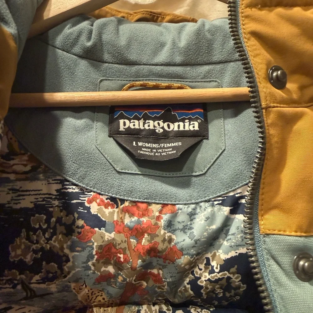 Patagonia Women's Bivy Hooded Vest in Blue and Brown - Size Large - Picture 4 of 5
